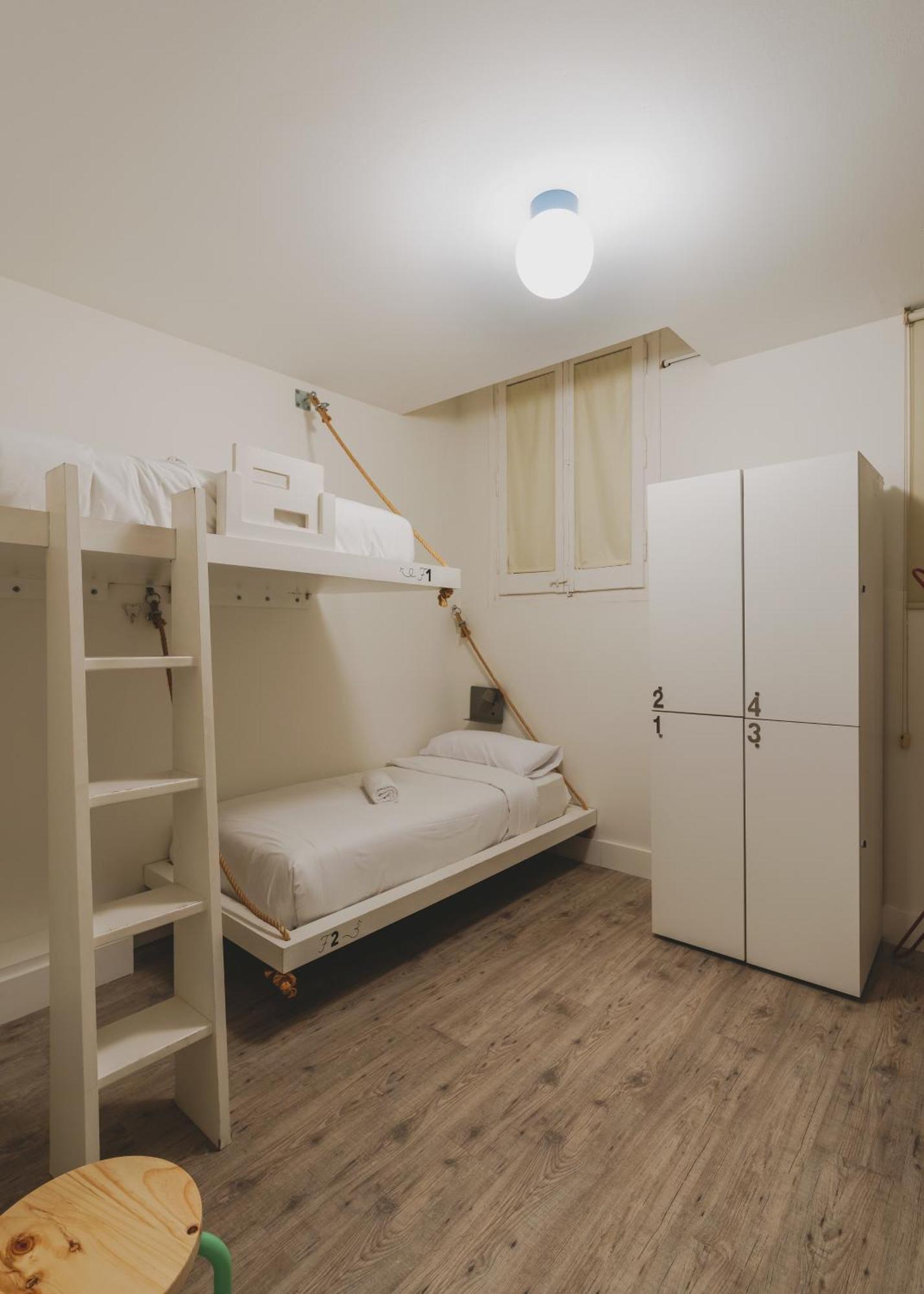 Piulet Hostel Barcelona Buitenkant foto