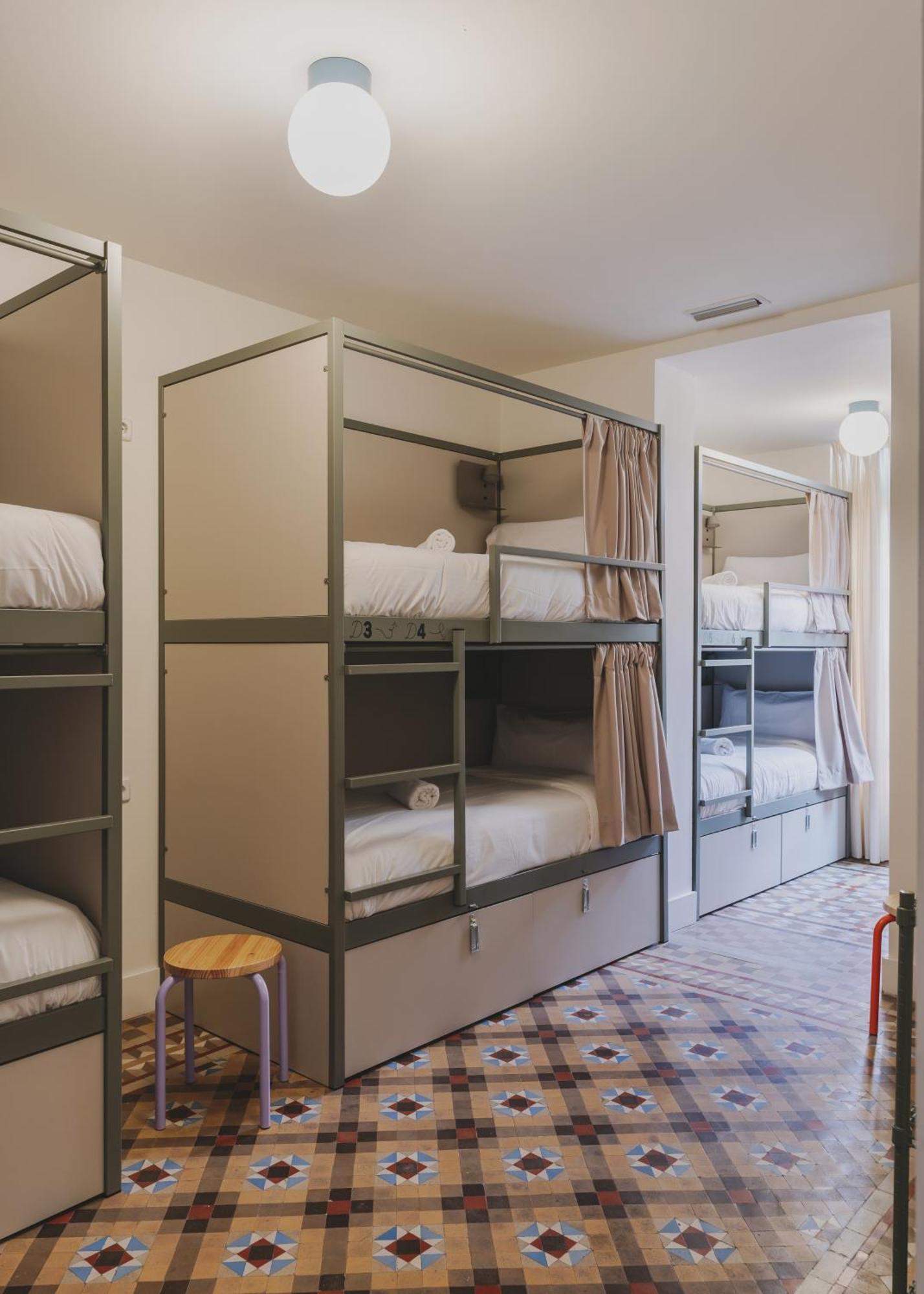 Piulet Hostel Barcelona Buitenkant foto