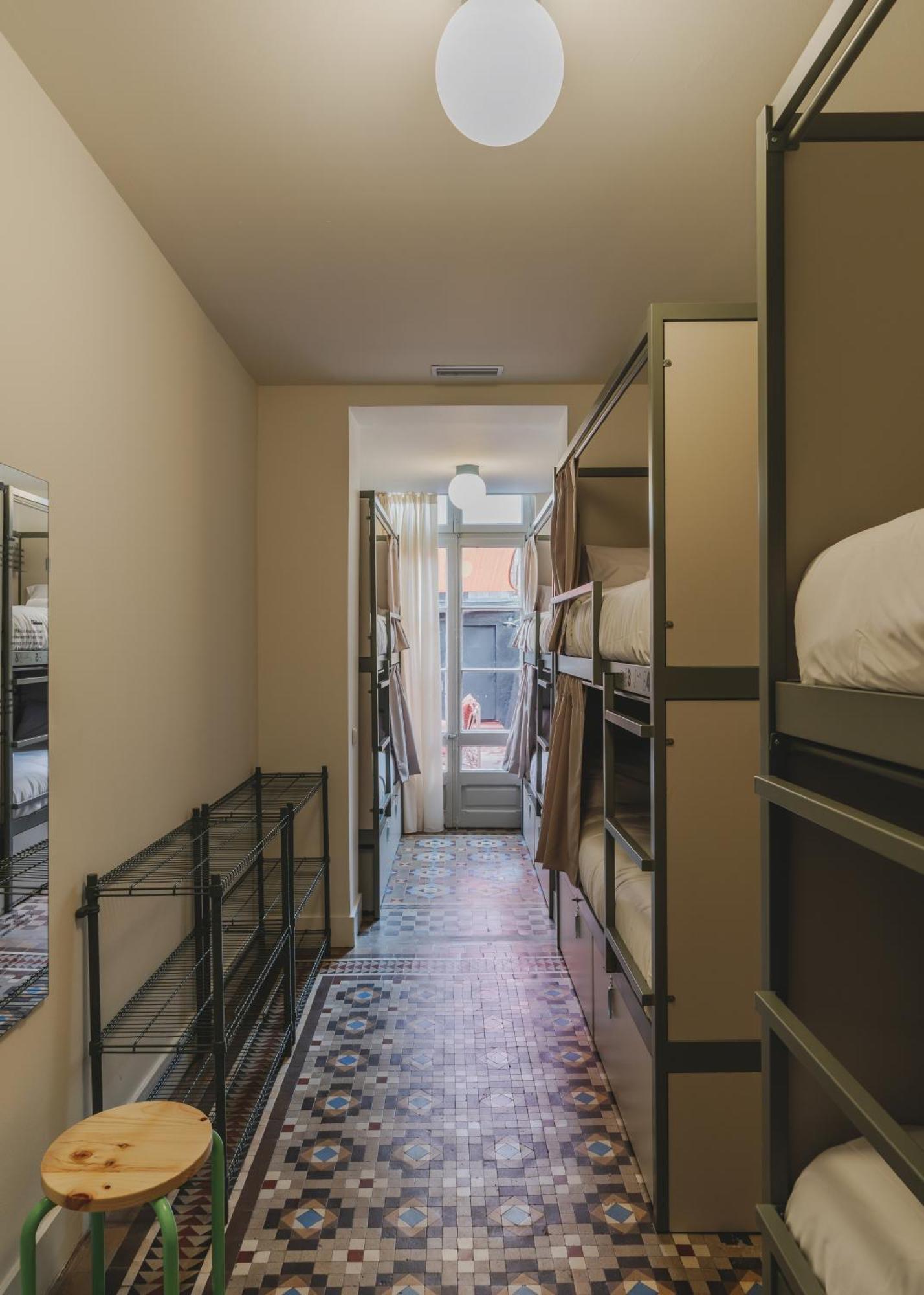 Piulet Hostel Barcelona Buitenkant foto