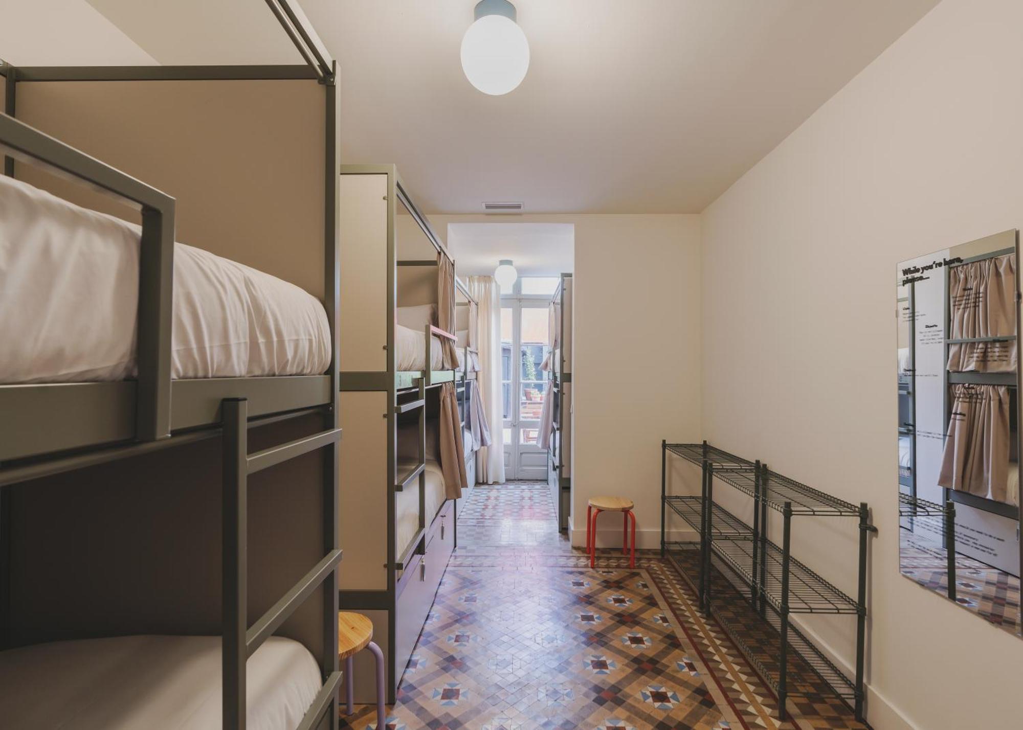 Piulet Hostel Barcelona Buitenkant foto